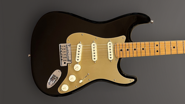 American Ultra Stratocaster – Texas Tea w/Maple