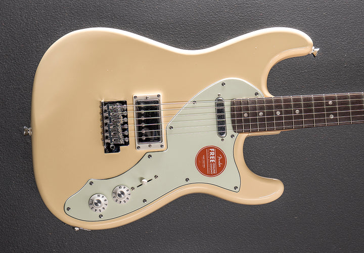 Paranormal Stratocaster Deluxe - Vintage White w/Indian Laurel