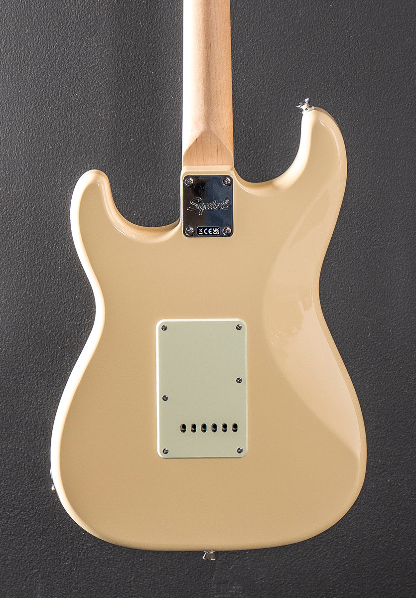Paranormal Stratocaster Deluxe - Vintage White w/Indian Laurel