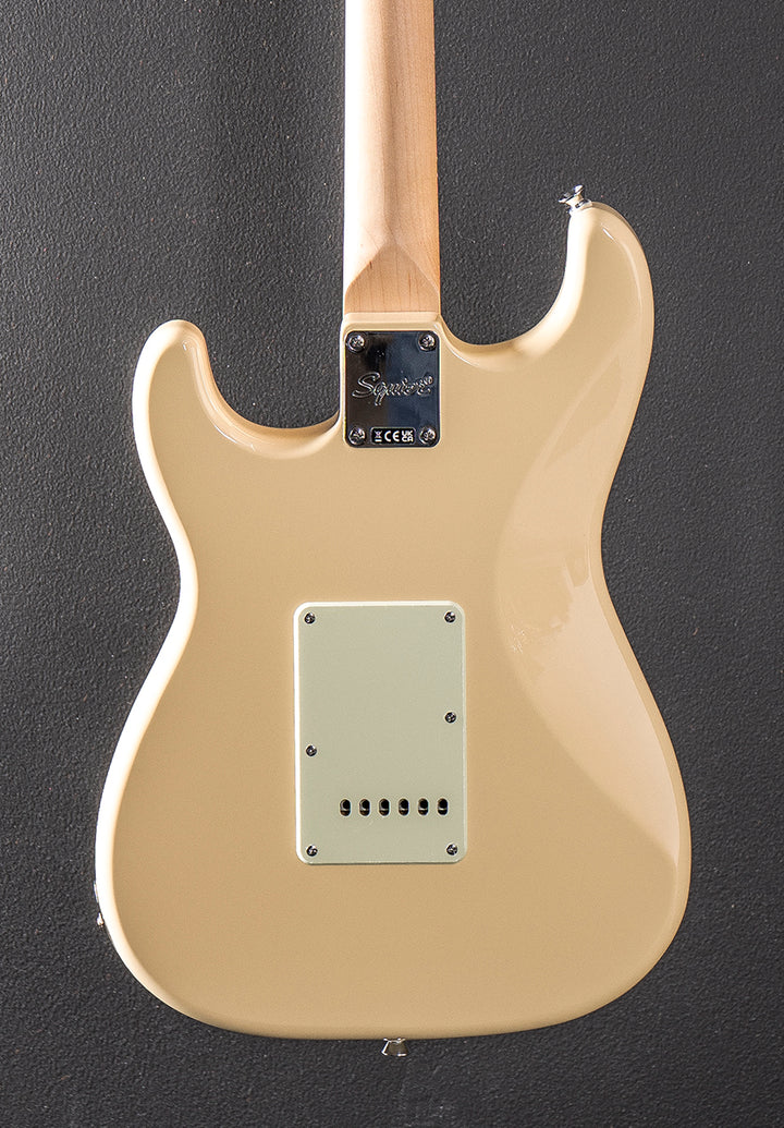 Paranormal Stratocaster Deluxe - Vintage White w/Indian Laurel