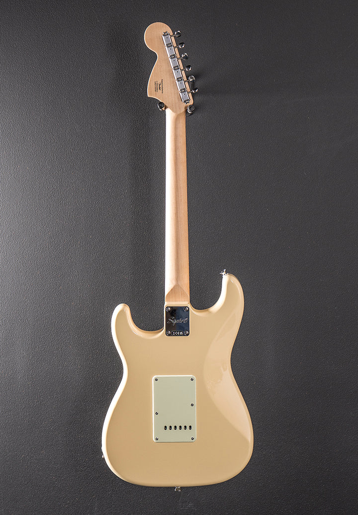Paranormal Stratocaster Deluxe - Vintage White w/Indian Laurel