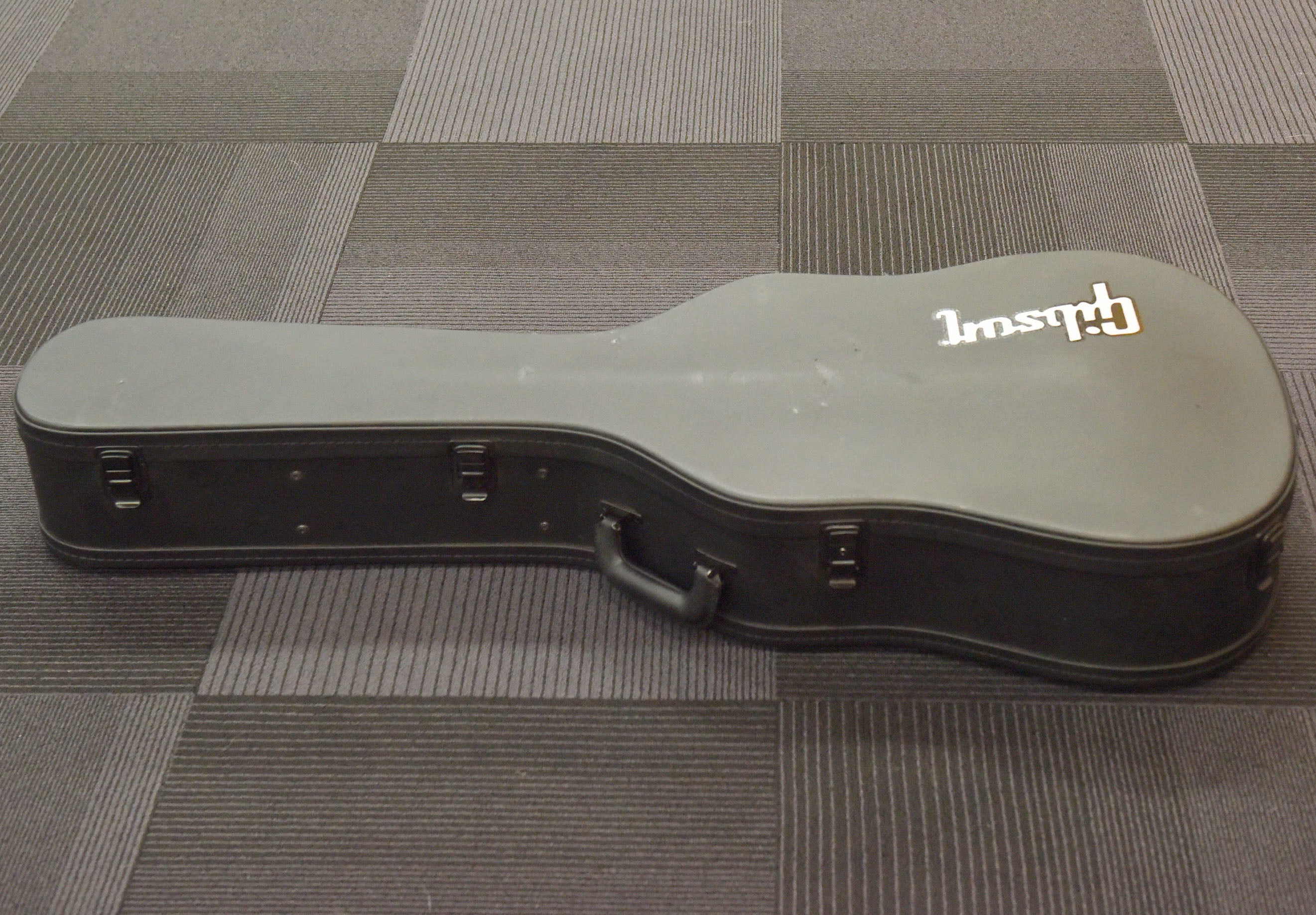 J-45 Modern Case - Black, Recent – Dave's Guitar Shop