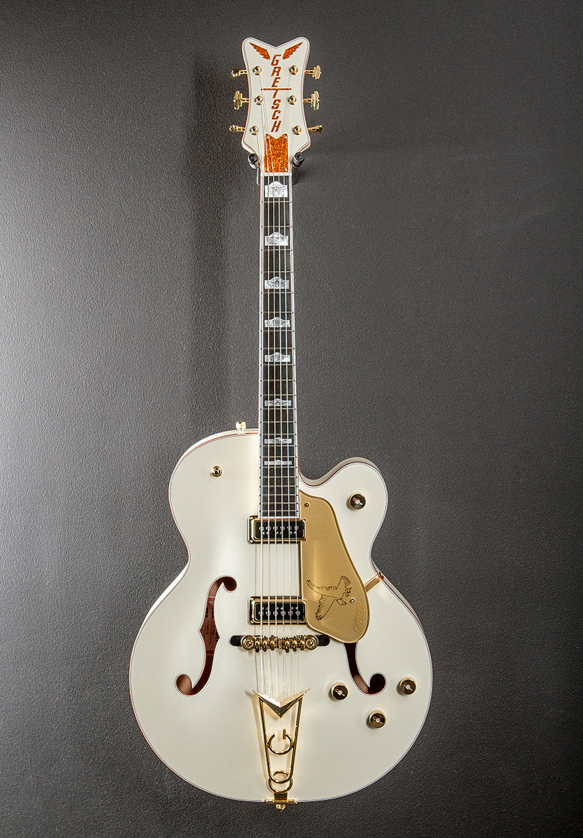 G6136-55 Vintage Select Edition '55 Falcon Hollow Body w/Cadillac tailpiece