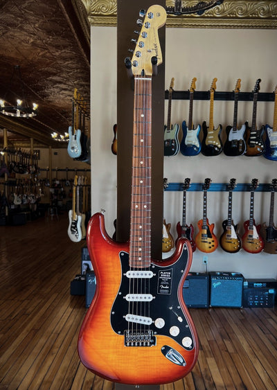PLAYER STRATOCASTER® PLUS TOP-Aged Cherry Burst