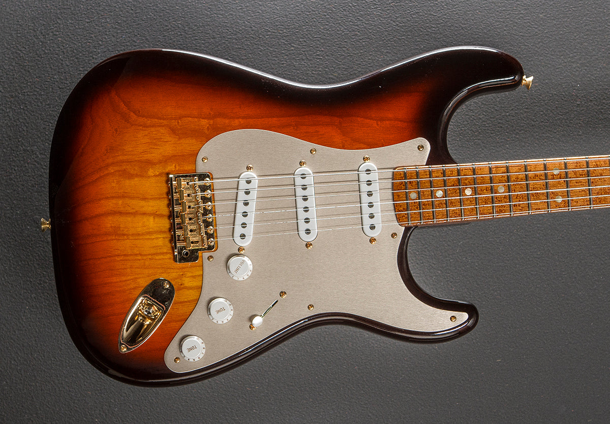 ギター Fender Stratocaster Collectors Series Limited Edition 70th Anniversary 1954 Deluxe Closet Classic Strat