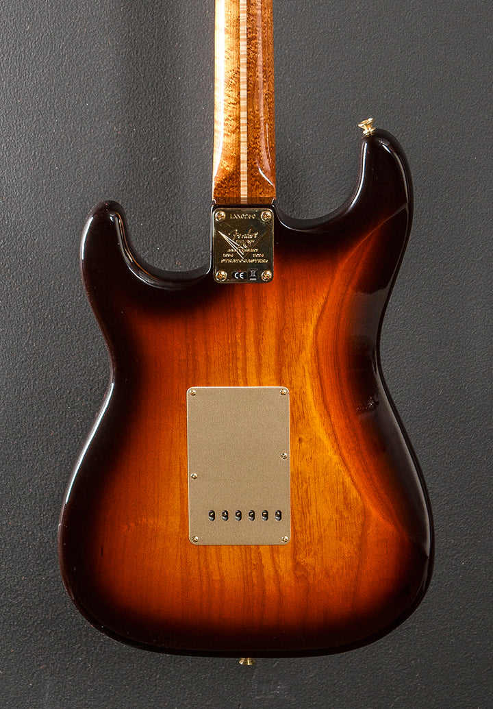 Limited Edition 70th Anniversary 1954 Deluxe Closet Classic Strat