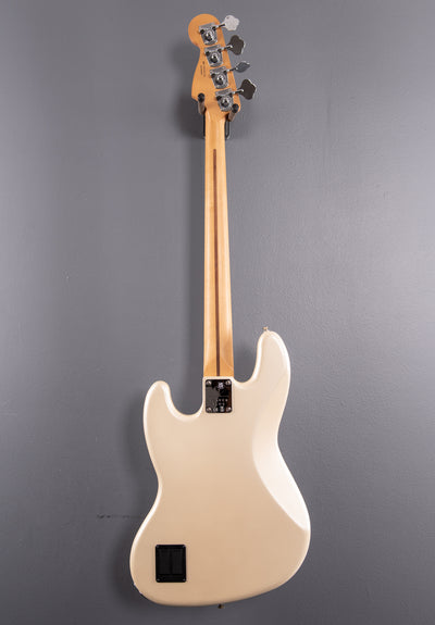 Player Plus Jazz Bass - Olympic Pearl w/Maple