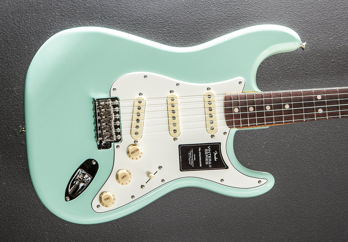 Vintera II 70's Stratocaster - Surf Green w/Rosewood