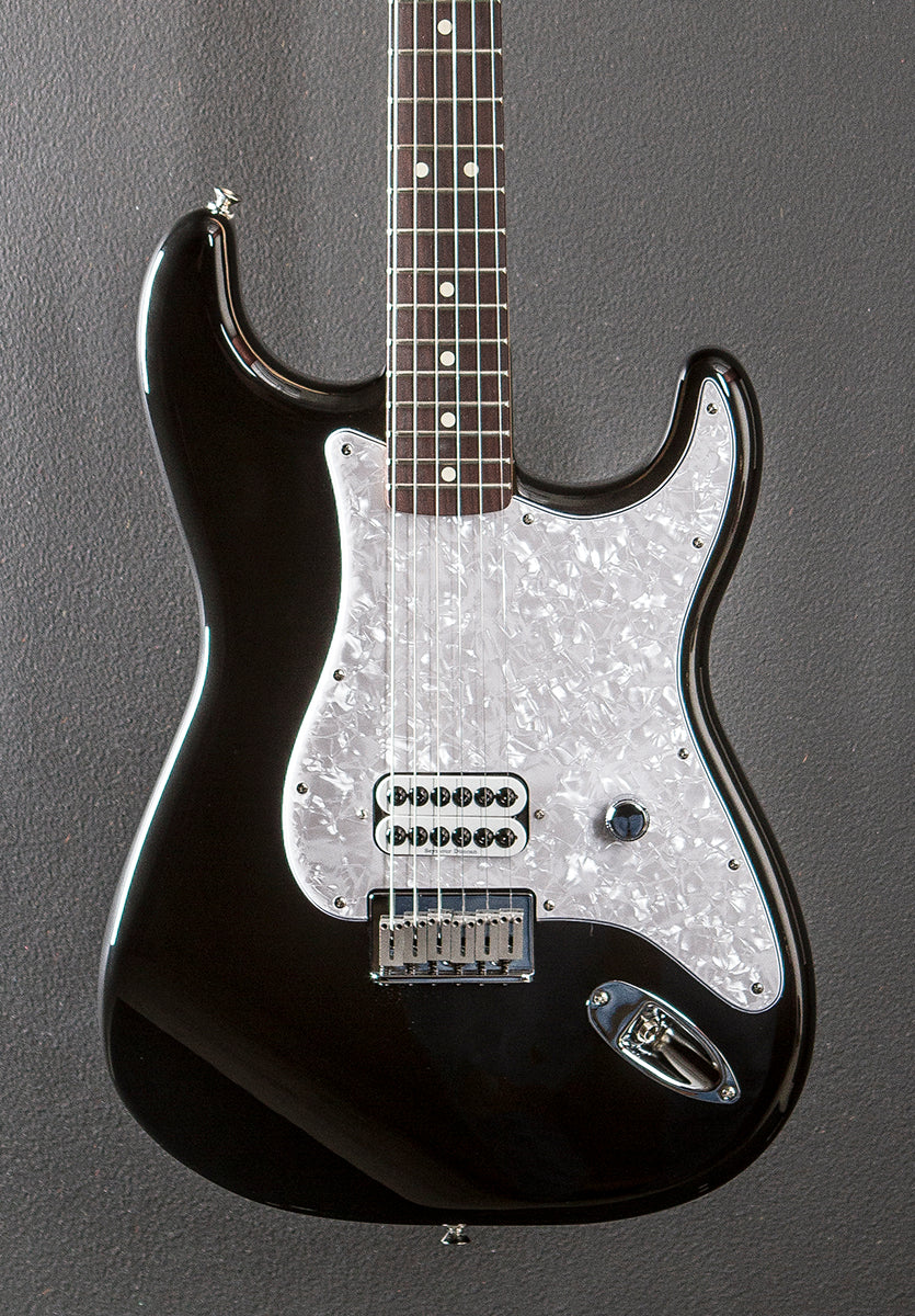 Limited Edition Tom DeLonge Stratocaster - Black