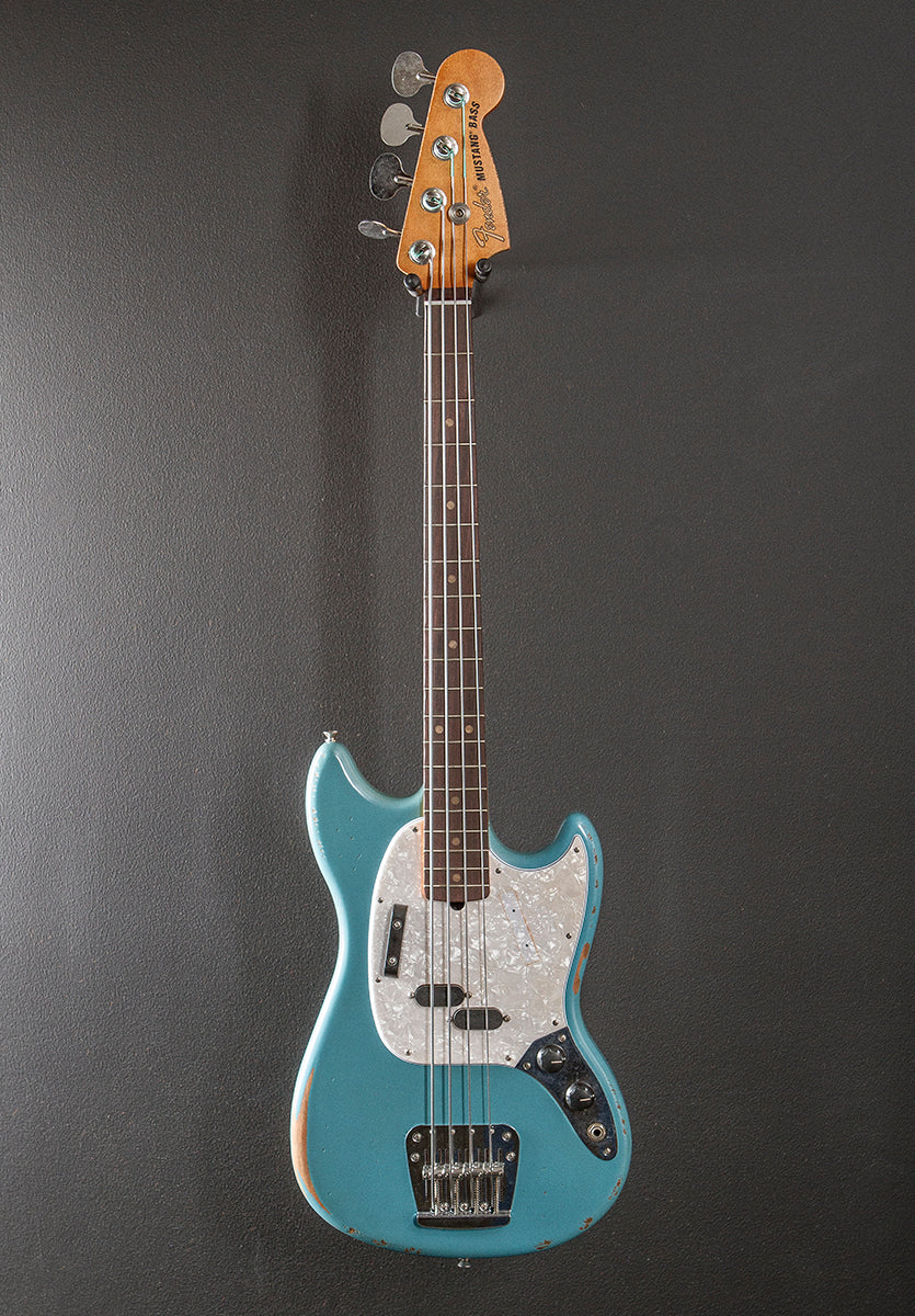 JMJ Road Worn Mustang Bass - Faded Daphne Blue – Dave's Guitar Shop