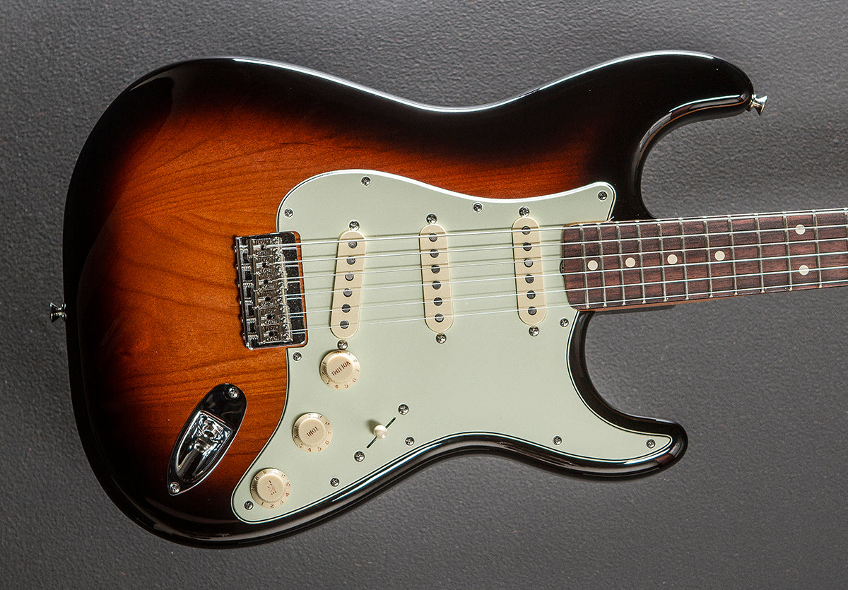 Robert Cray Stratocaster - 3 Color Sunburst – Dave's Guitar Shop