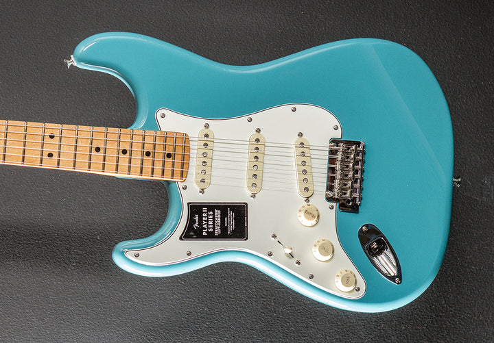 Player II Stratocaster Left Hand - Aquatone Blue w/Maple