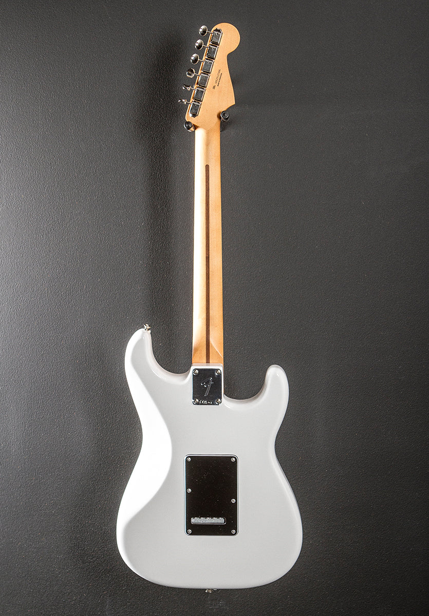 Player II Stratocaster Left Hand - Polar White w/Rosewood