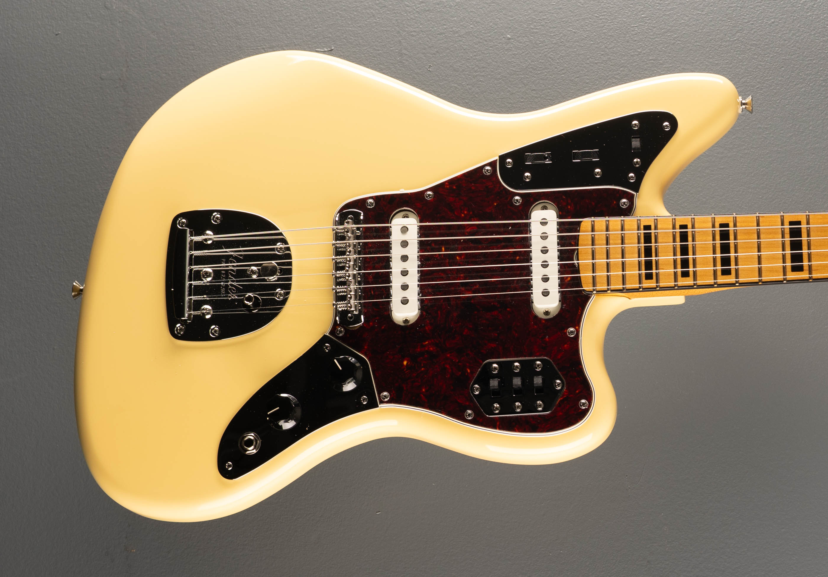 Vintera II '70s Jaguar - Vintage White – Dave's Guitar Shop