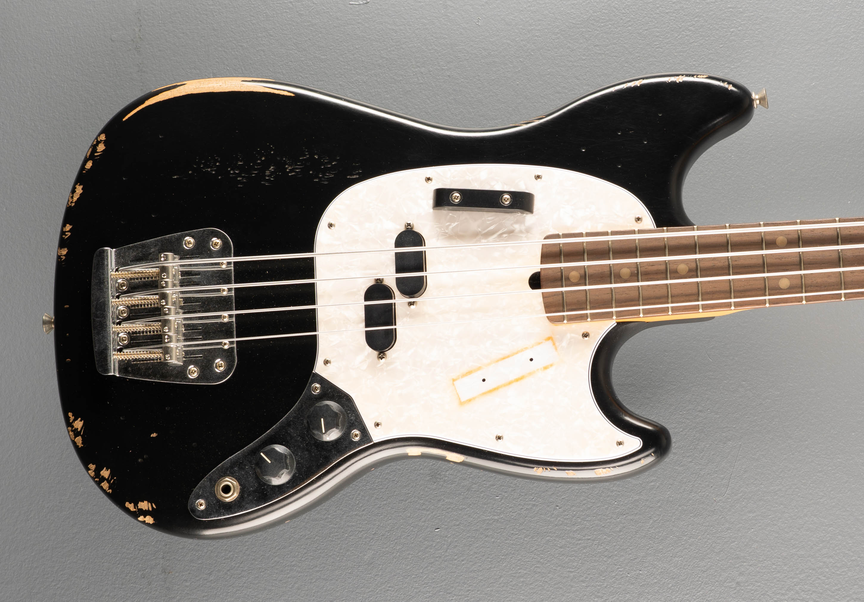 JMJ Road Worn Mustang Bass - Black – Dave's Guitar Shop
