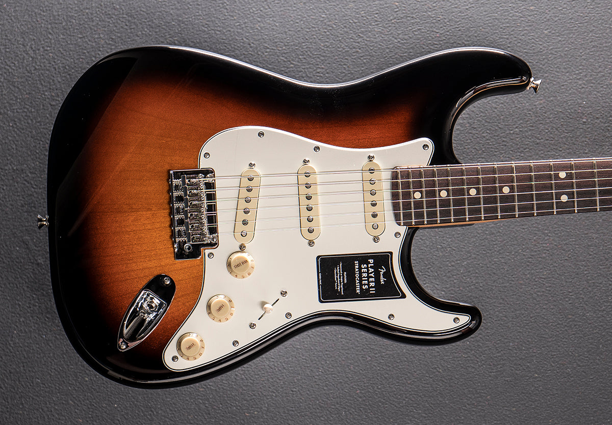 Player II Stratocaster - 3 Color Sunburst w/Rosewood – Dave's