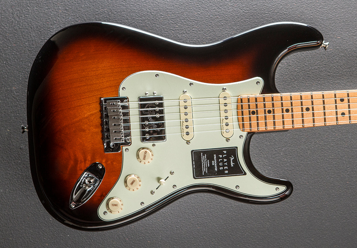 Player Plus Stratocaster HSS - 3 Color Sunburst w/Maple