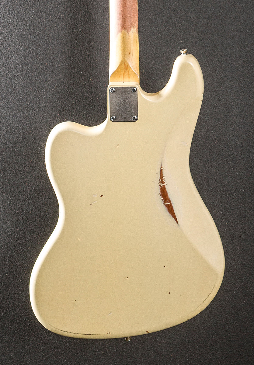 B6 - Vintage White