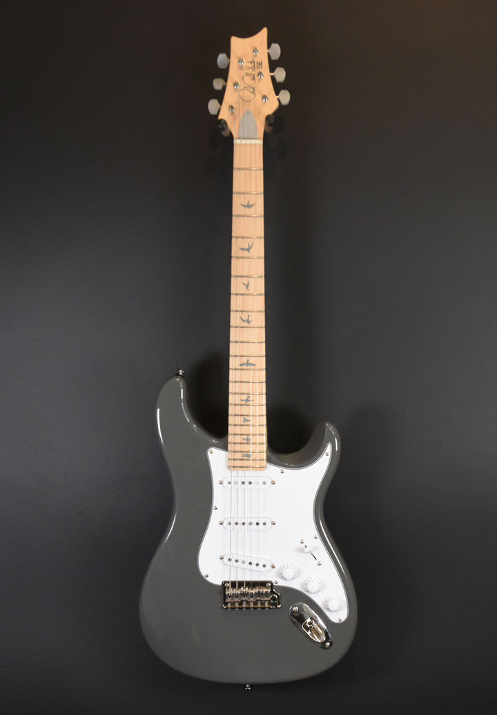SE Silver Sky w/Maple '23