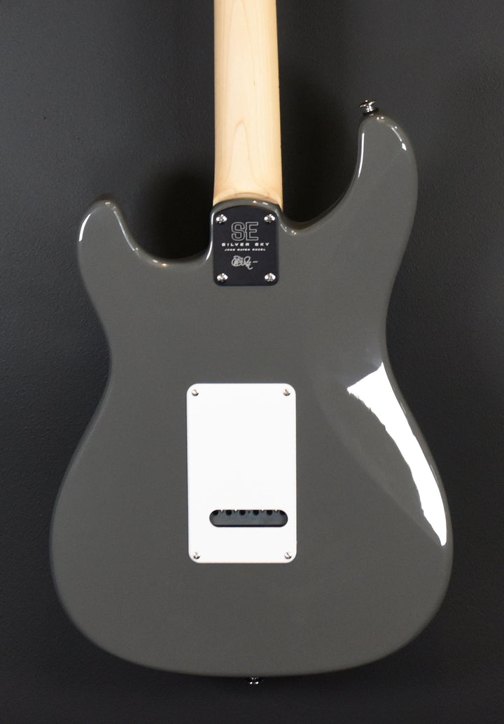 SE Silver Sky w/Maple '23
