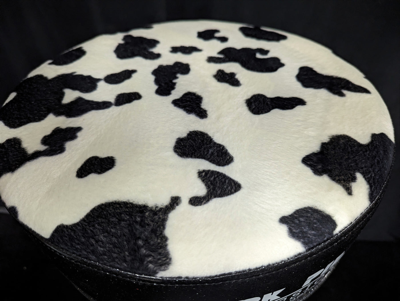 Black Sparkle/Cow Round Top Throne