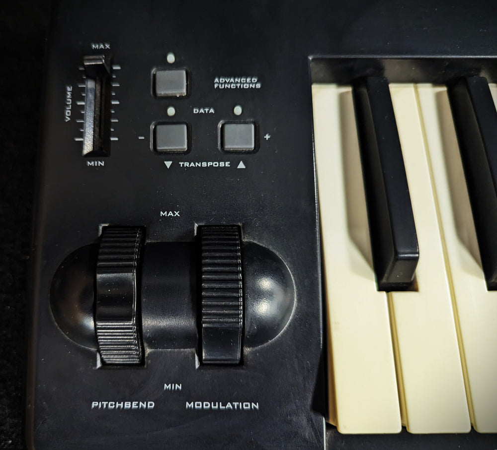 Dave Keyboard Keyboards & Workstations – Dave's Guitar Shop