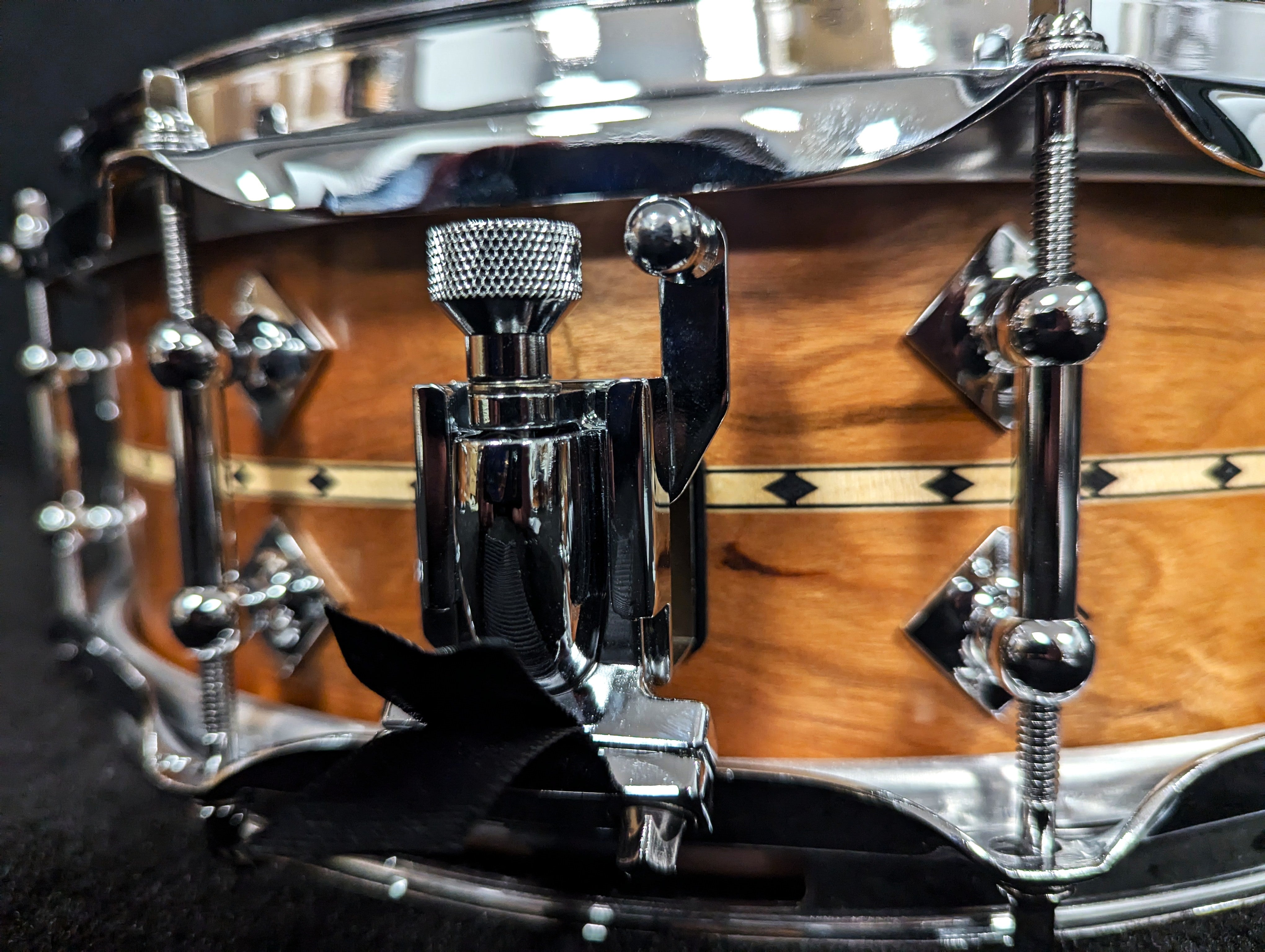 Custom Shop Cherry with Maple Inlay Piccolo Snare – Dave's Guitar Shop