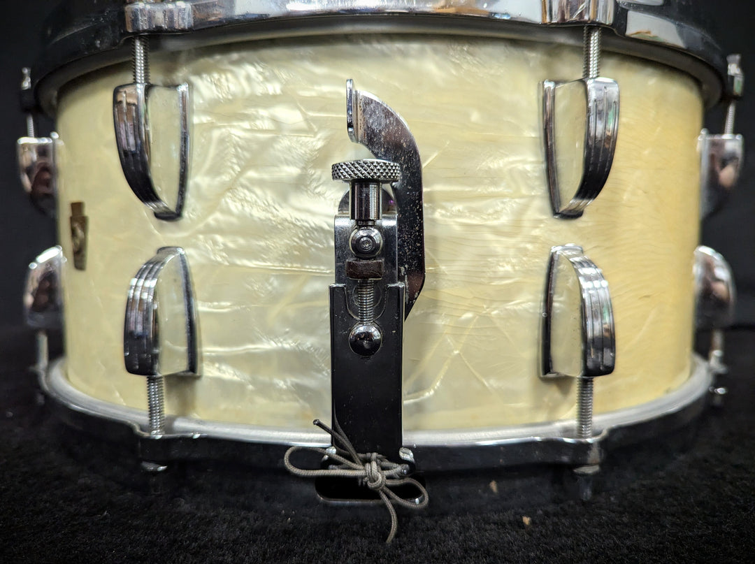 White Marine Pearl Player's Snare Vintage 1960s