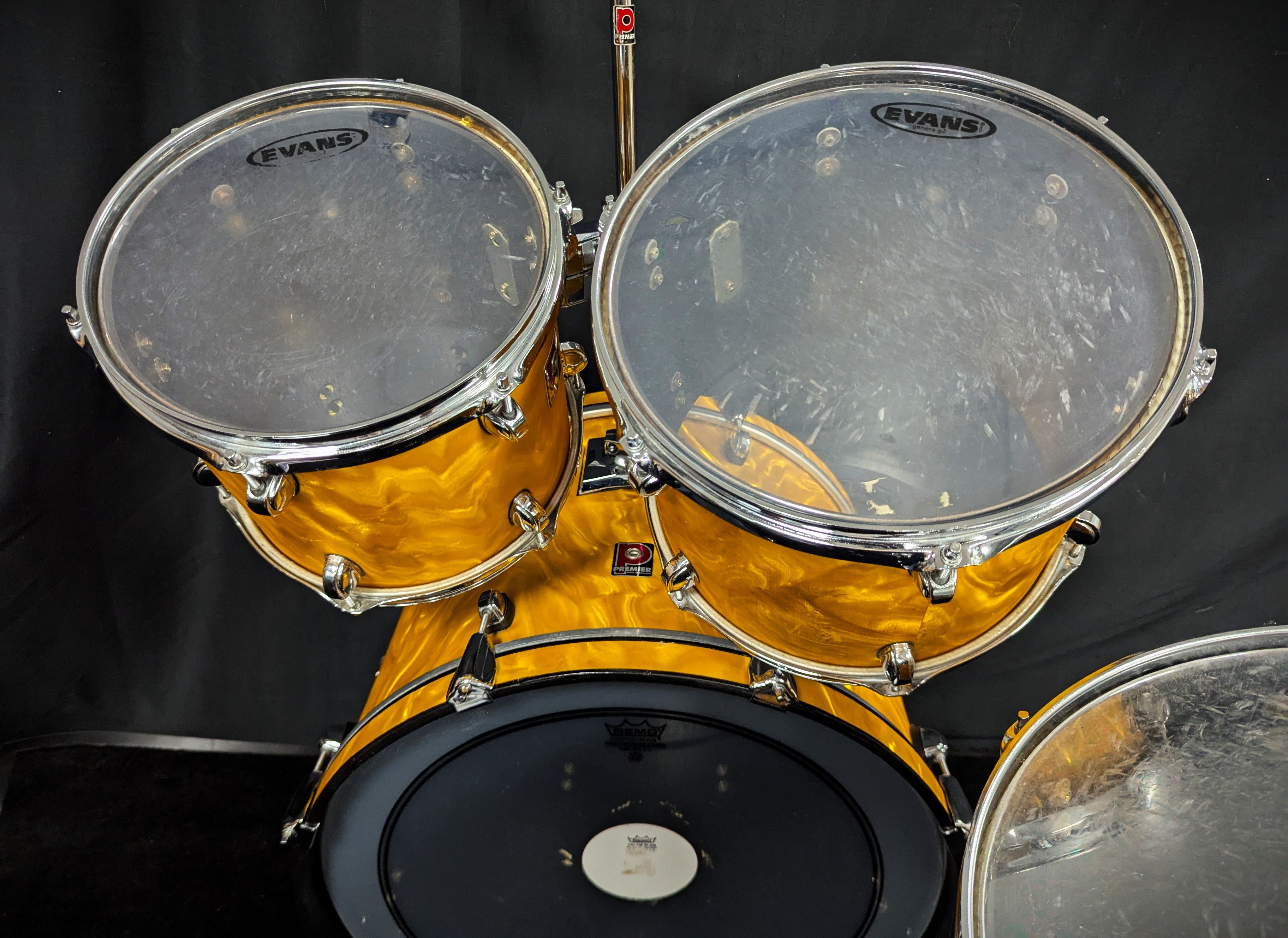 レアビンテージ　イギリスシラムSirram　サンドイッチBox　クリームイエロー APK Yellow Satin Flame 4-Piece Shell Pack with Cymbal/Tom Stand
