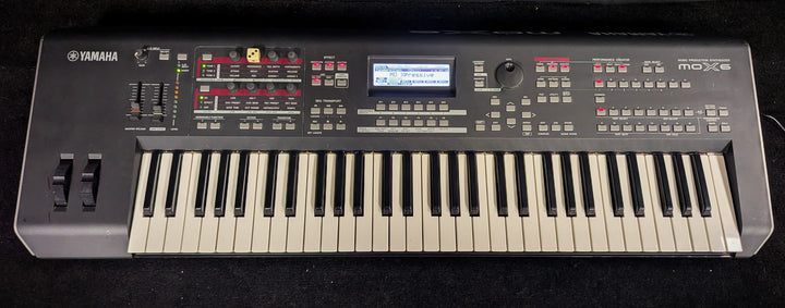 MOX6 Synthesizer