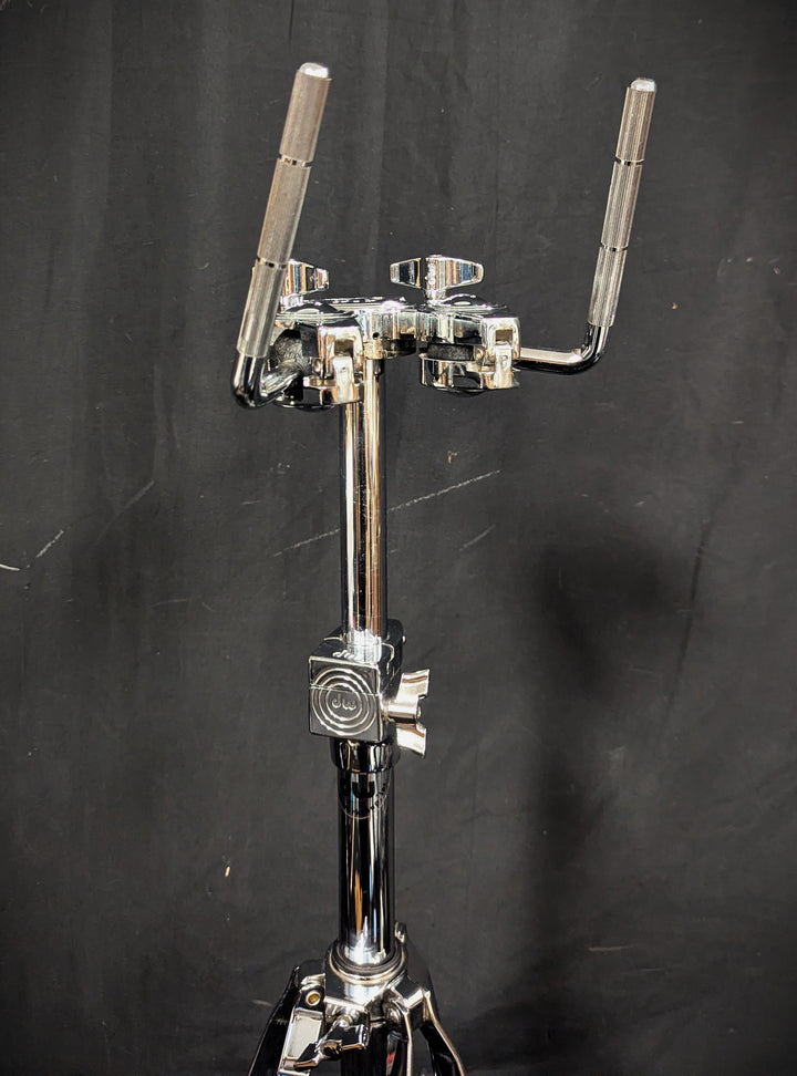 9000 Series Double Tom Stand