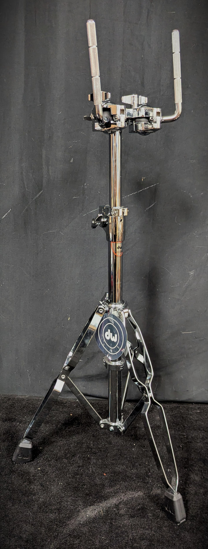 9000 Series Double Tom Stand