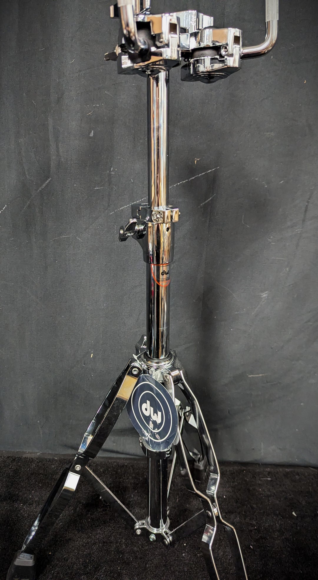 9000 Series Double Tom Stand