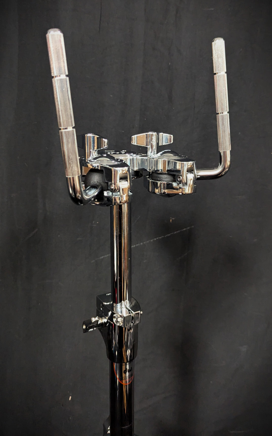 9000 Series Double Tom Stand