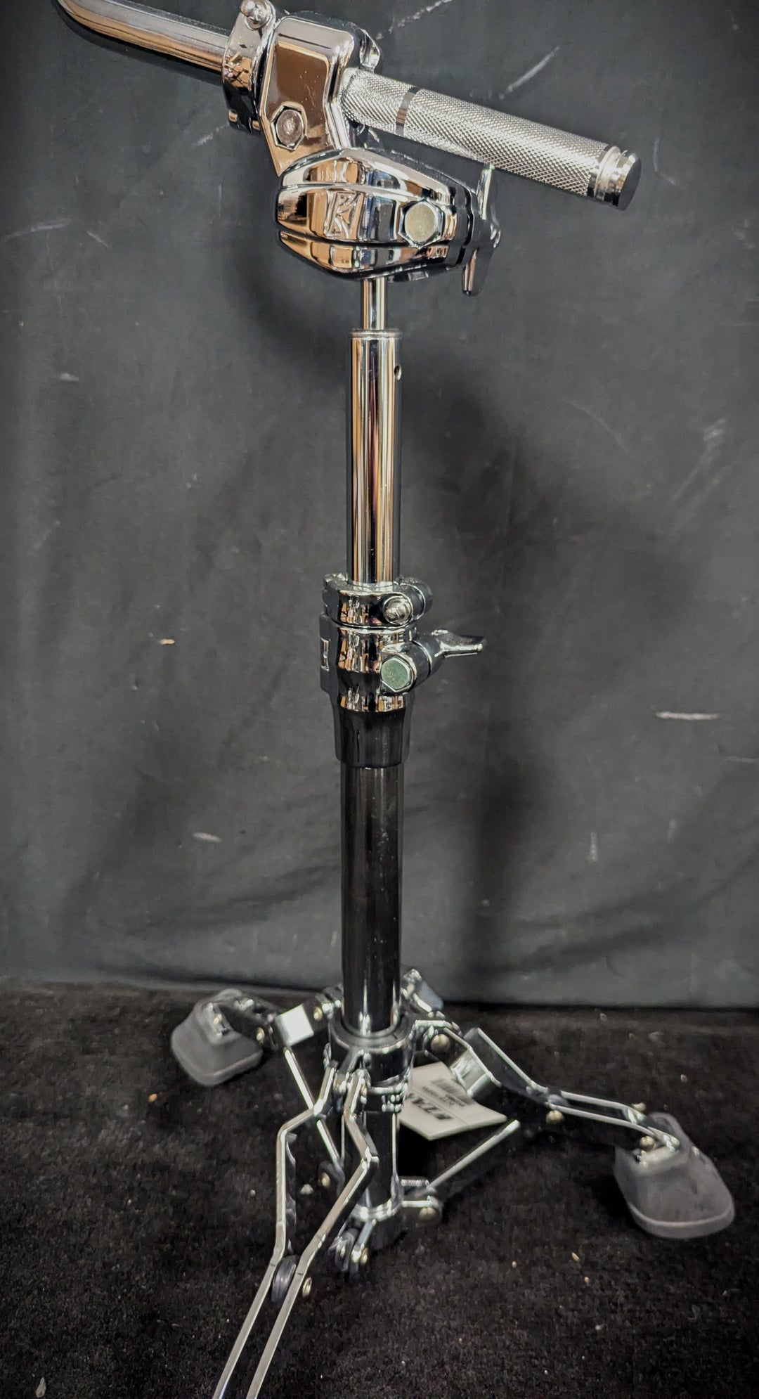 Star Single Tom Stand