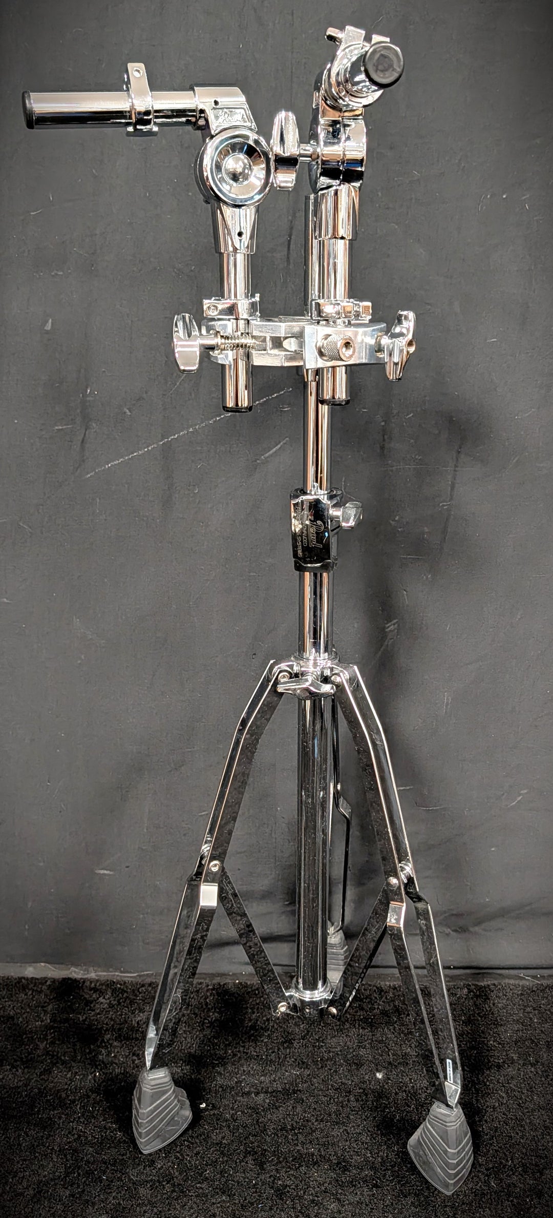 Double Tom Stand