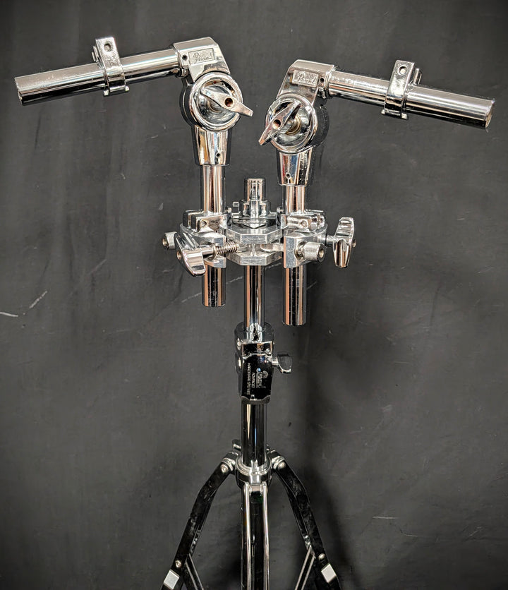 Double Tom Stand