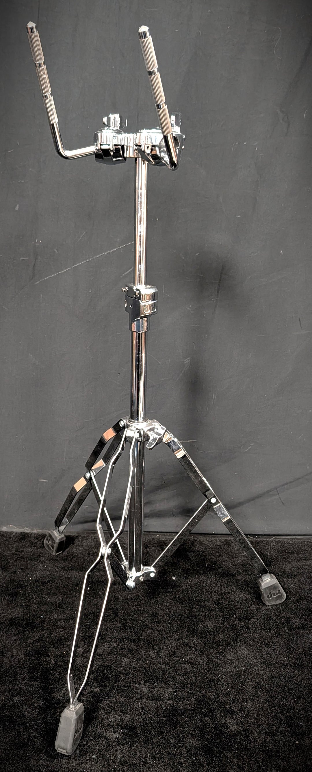 3000 Series Double Tom Stand