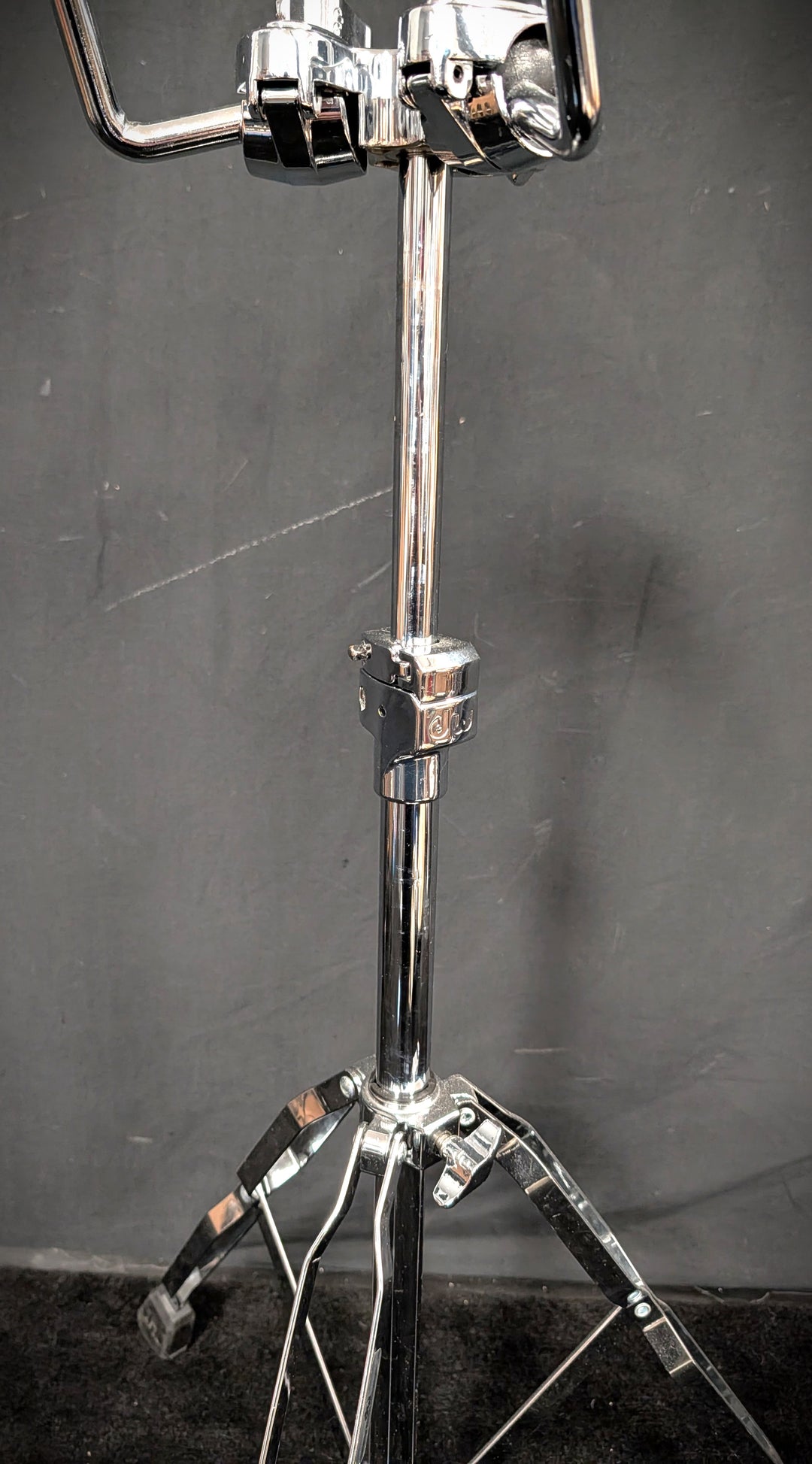 3000 Series Double Tom Stand
