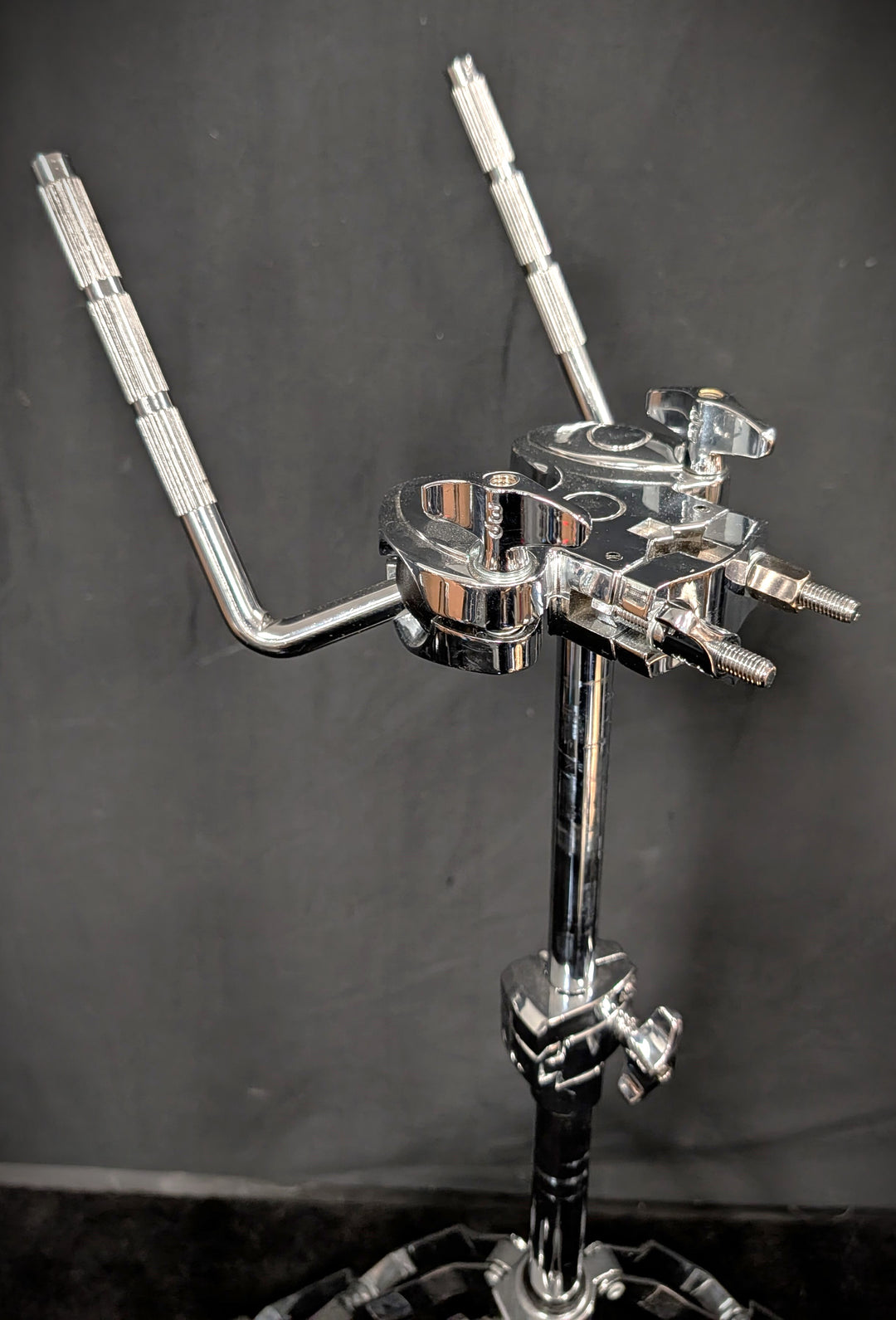 3000 Series Double Tom Stand