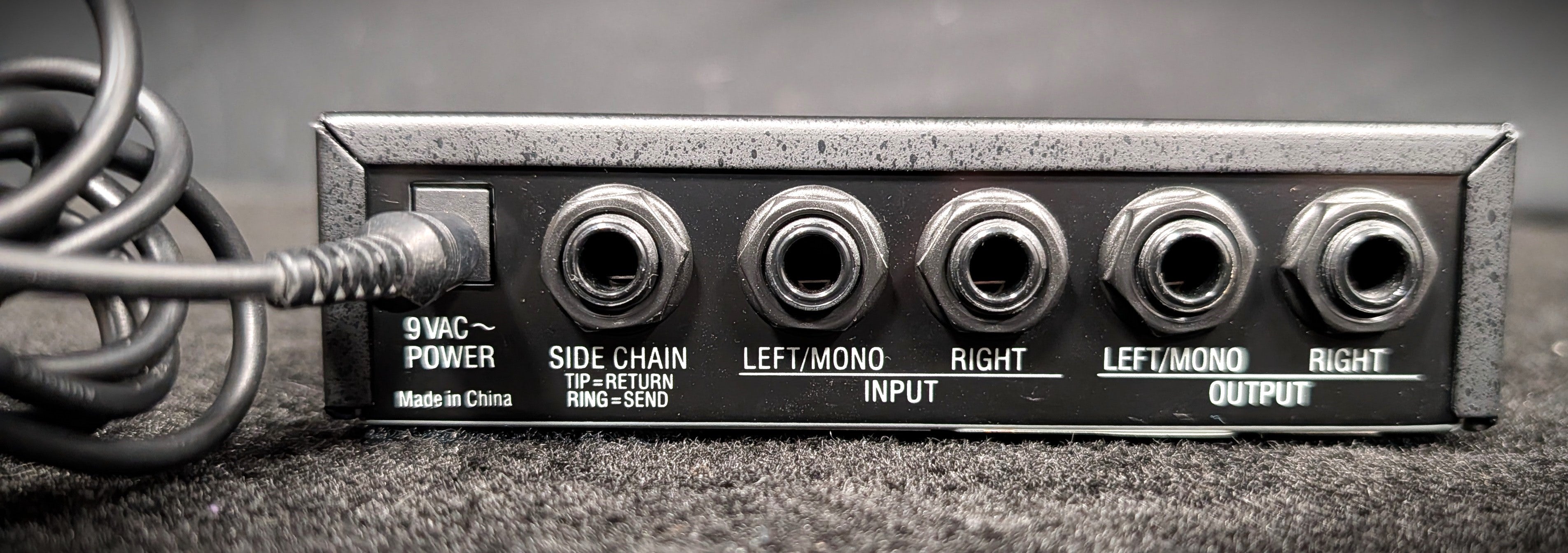 ギター Alesis NanoCompressor Nanocompressor – Dave's Guitar Shop
