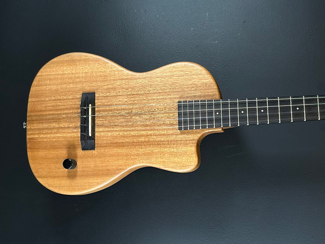 BE-D Deluxe Solid Acacia Baritone Uke, Recent