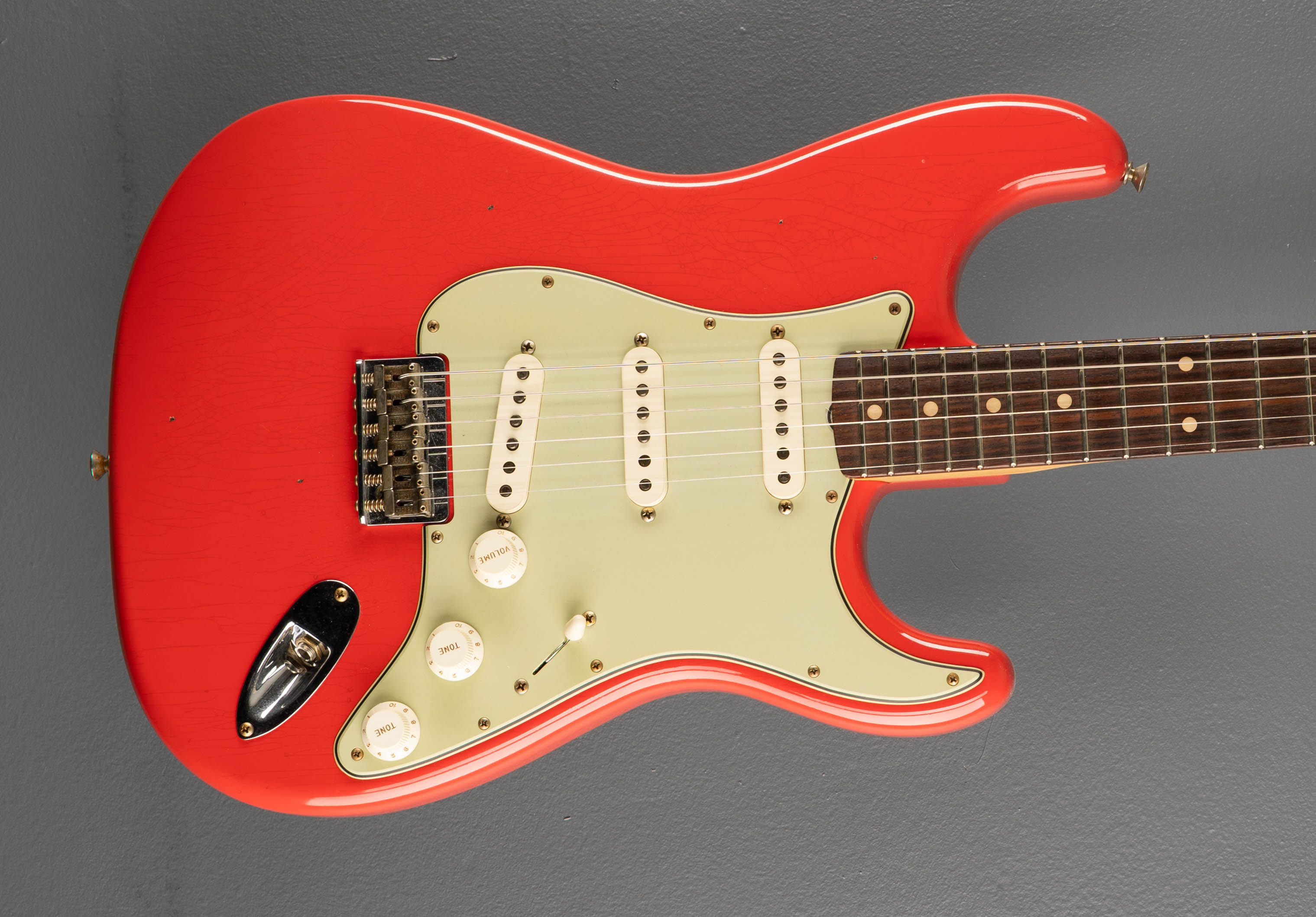 ★Journeyman Relic FiestaRed Stratocaster 1960 Journeyman Relic Hardtail Stratocaster - Fiesta Red – Dave's