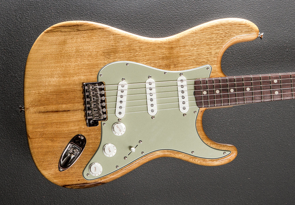 1963 NOS Korina Strat – Dave's Guitar Shop