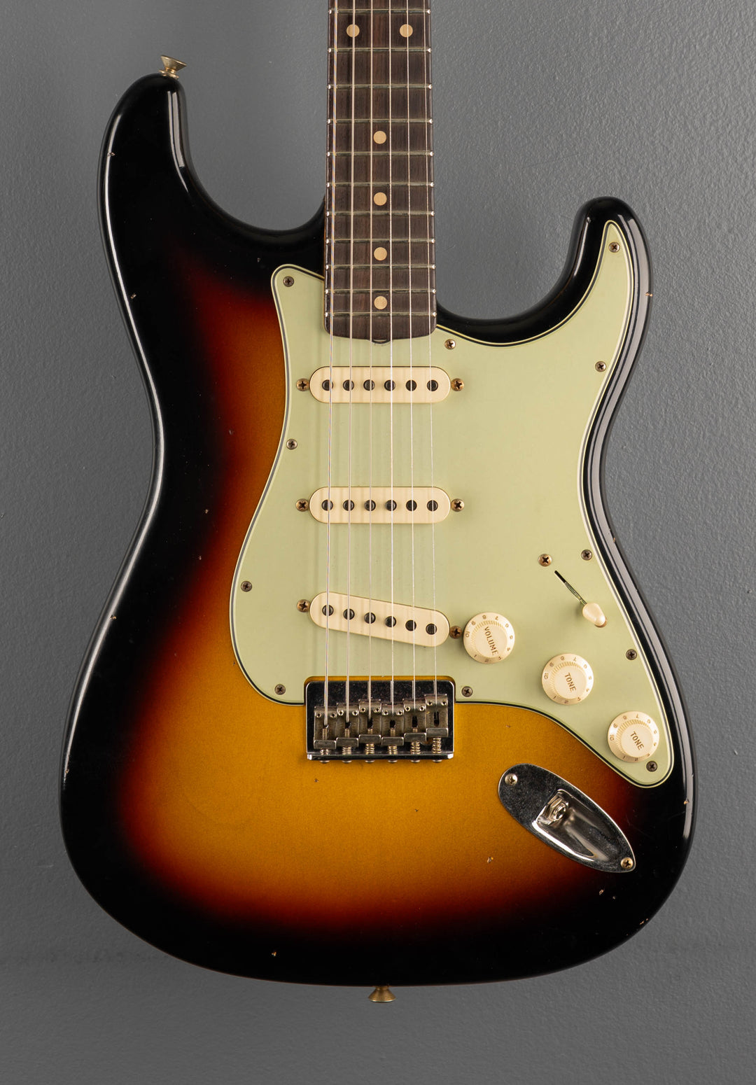 1960 Journeyman Relic Hardtail Stratocaster - 3 Color Sunburst