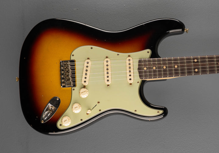 1960 Journeyman Relic Hardtail Stratocaster - 3 Color Sunburst