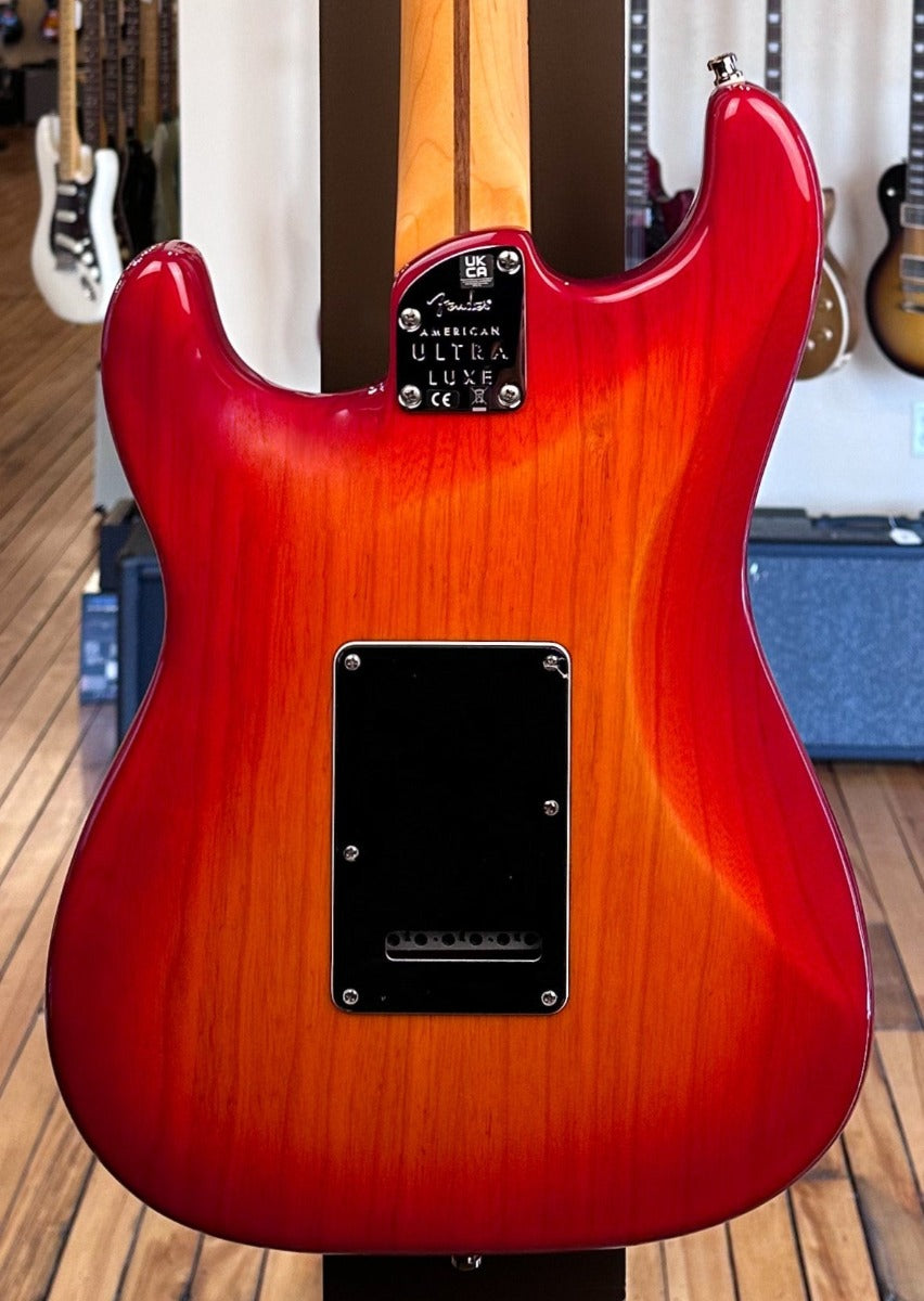 AMERICAN ULTRA LUXE STRATOCASTER®