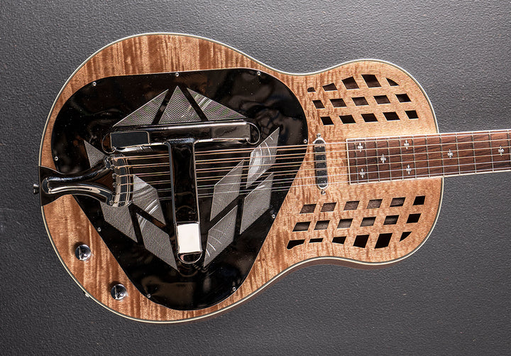 Trifonium Round Neck Resonator, Recent