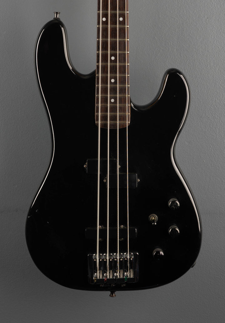 700ST Bass, Late &