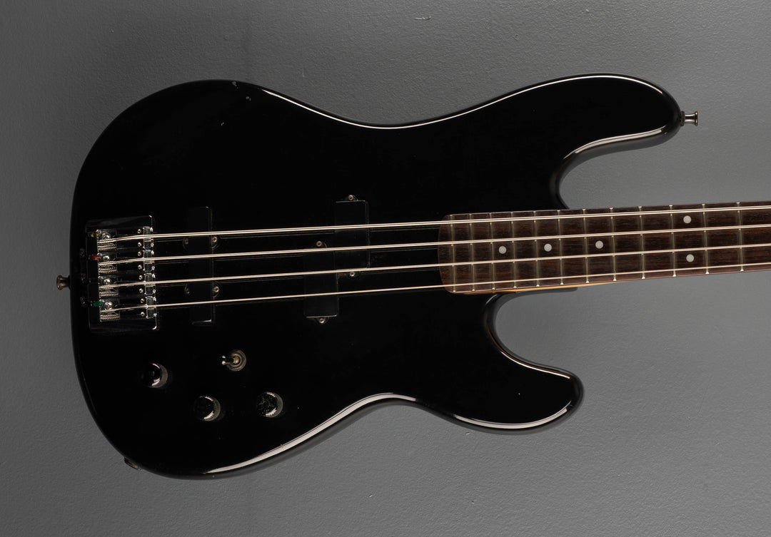 700ST Bass, Late &
